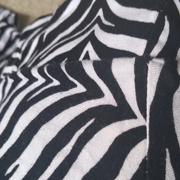 Talbots Woman's Zebra Print T shirt Pre-owned Size Large - Picture 5 of 5